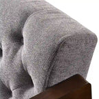 Divano in tessuto trapuntato Mid-Century Modern con gambe in legno